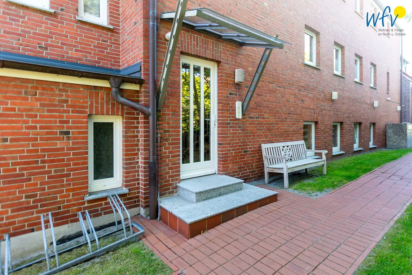 Appartementhaus Villa am Januspark Ferienwohnung Border Suite Juist - Fassade / Eingang