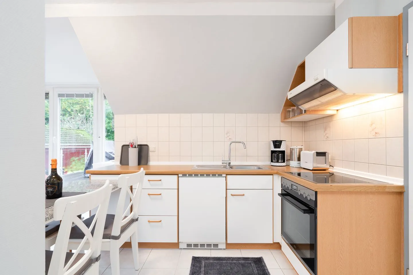 Ferienwohnung "Vittoria" Scharbeutz - Küche / Küchenzeile