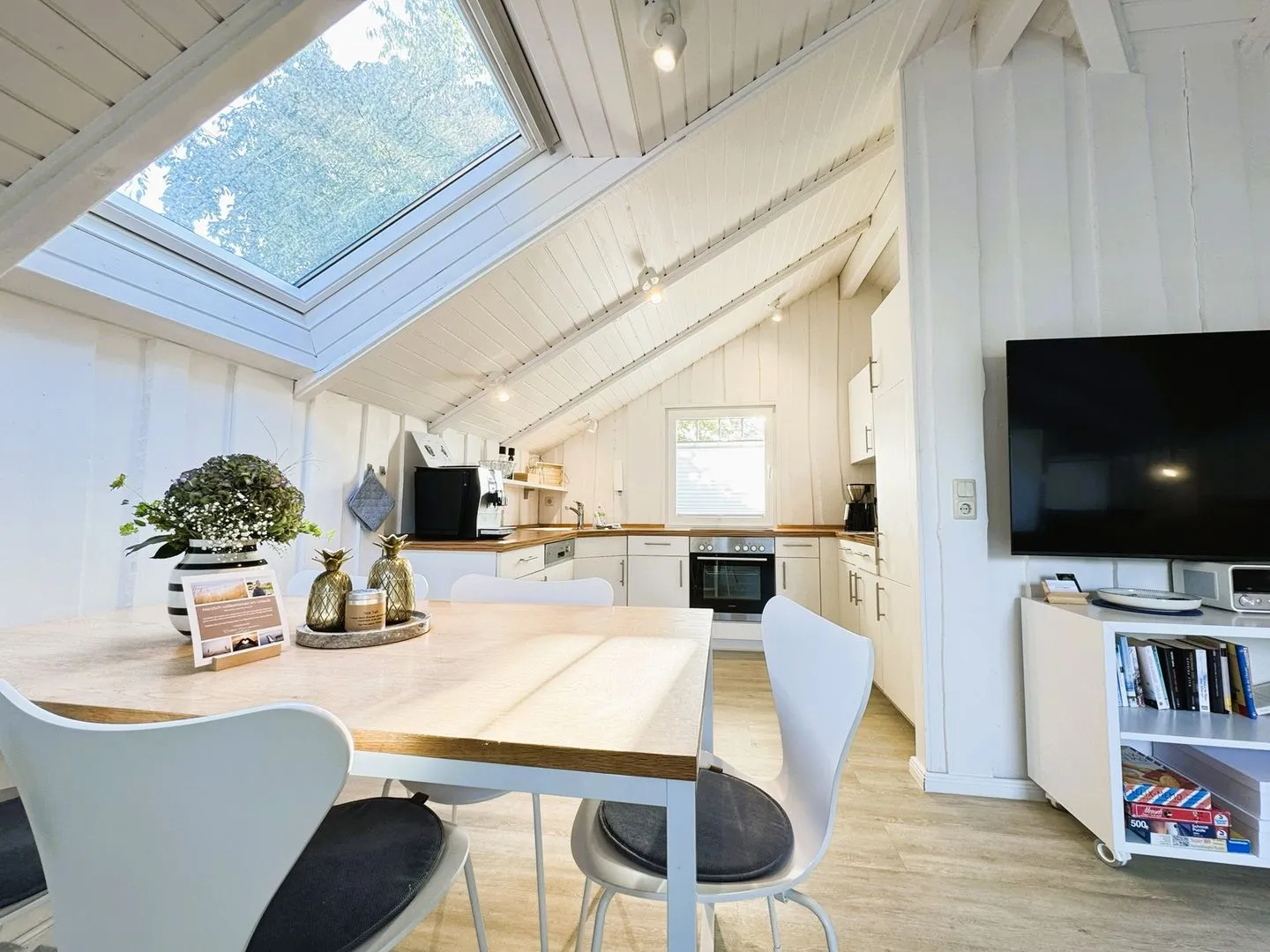 Lille Hus Flensburger Förde - Essplatz für 4 mit Blick in die Küche