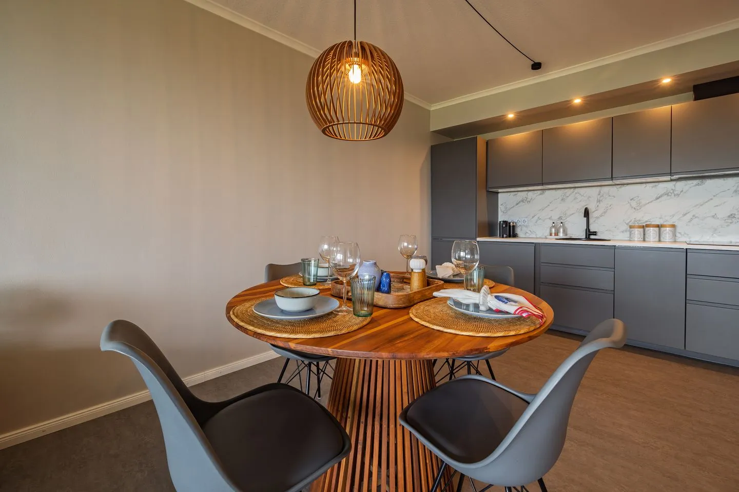 Best View - strandnahe Ferienwohnung mit atemberaubenden Blick von Lübeck bis zur Ostsee Timmendorfer Strand - Wohnzimmer