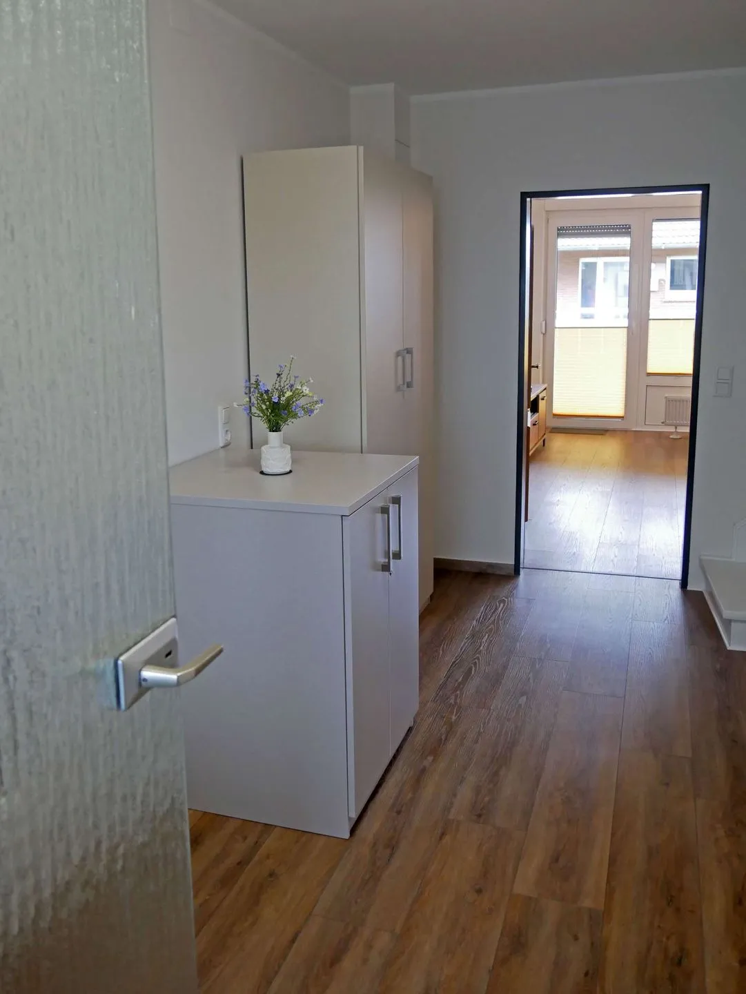 Ferienhaus Greune-Stee 87 Ferienwohnung Uttiet bi de Düün Borkum - Flur und Hauswirtschaftsschrank