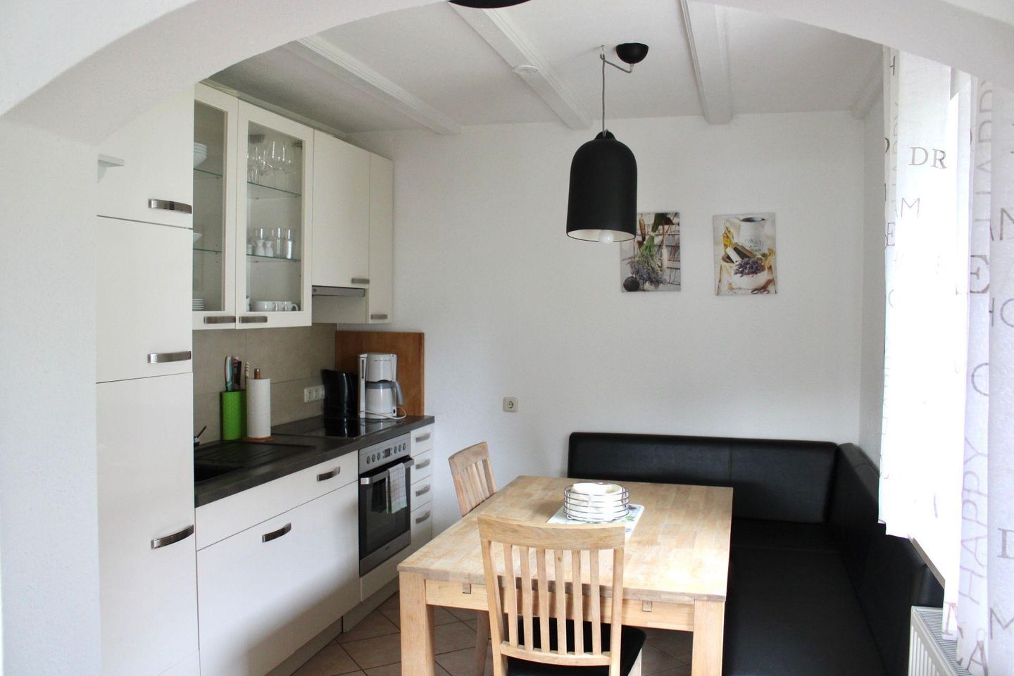 Küche mit Essbereich