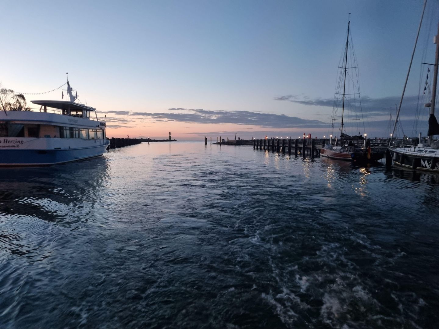 Hafenausfahrt Alter Strom Warnemünde