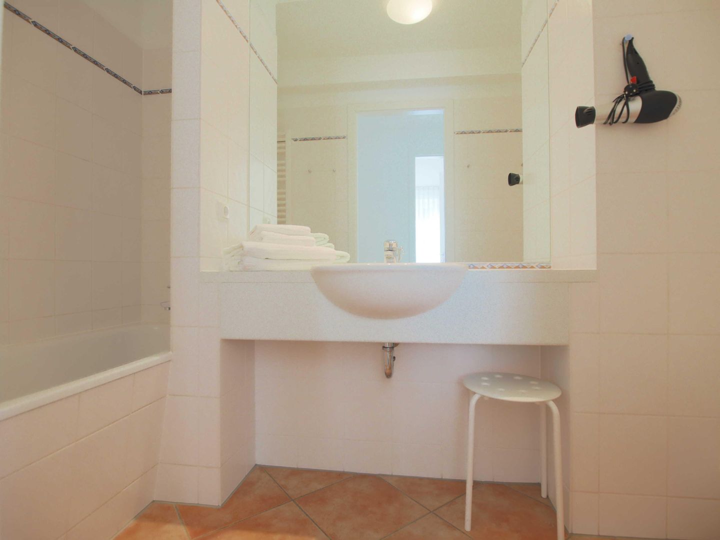 Badezimmer mit Badewanne