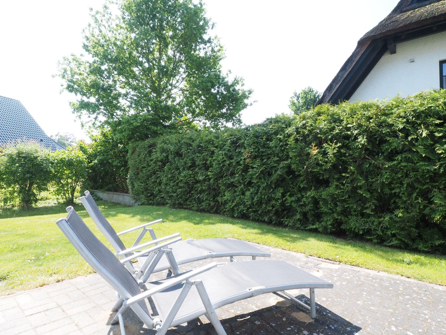 Sonnenliegen auf der Terrasse