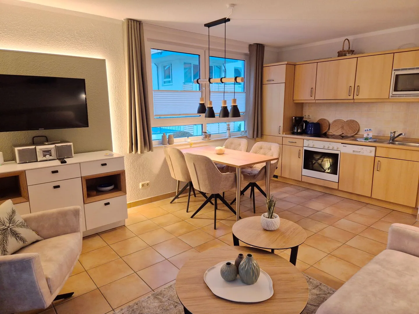 Residenz am Strand Wohnung 4-61 Ostseeheilbad Zingst - Essbereich mit Küchenzeile