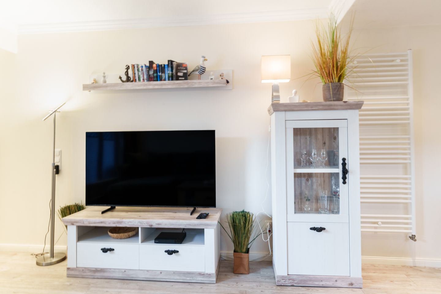 Appartementhaus Meeresbucht Whg. 1, TV im Wohnzimmer