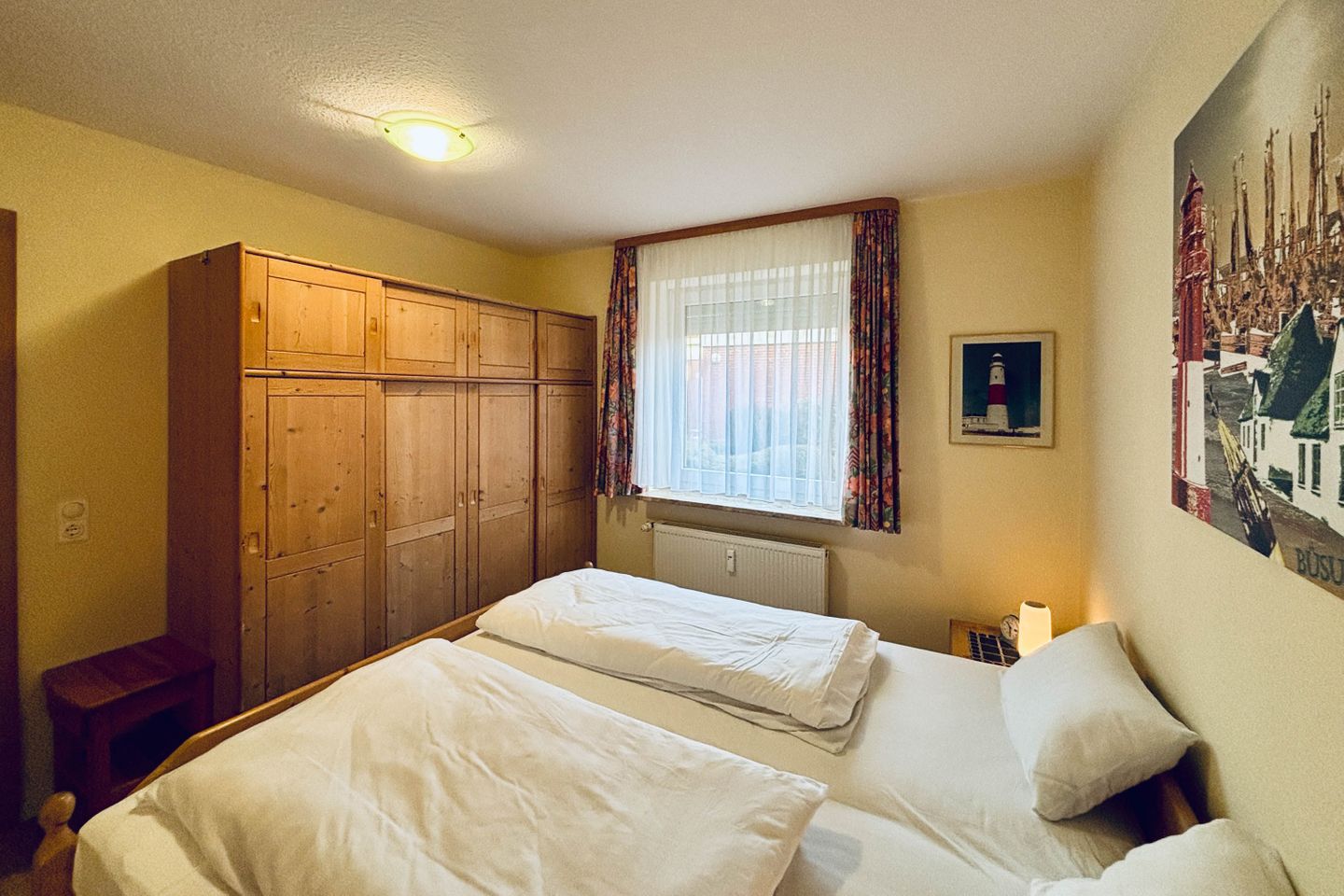 Blick ins Schlafzimmer