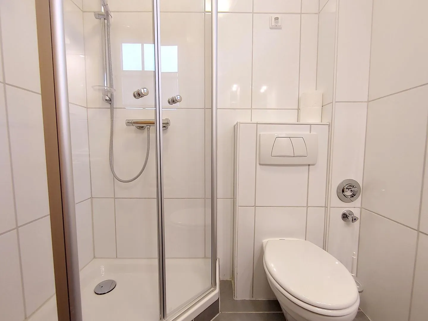 Haus *Südspitze 17* Ferienwohnung *Inselnest am Meer* Wittdün auf Amrum - Badezimmer in der Ferienwohnung Inselnest am Meer in Wittdün auf Amrum