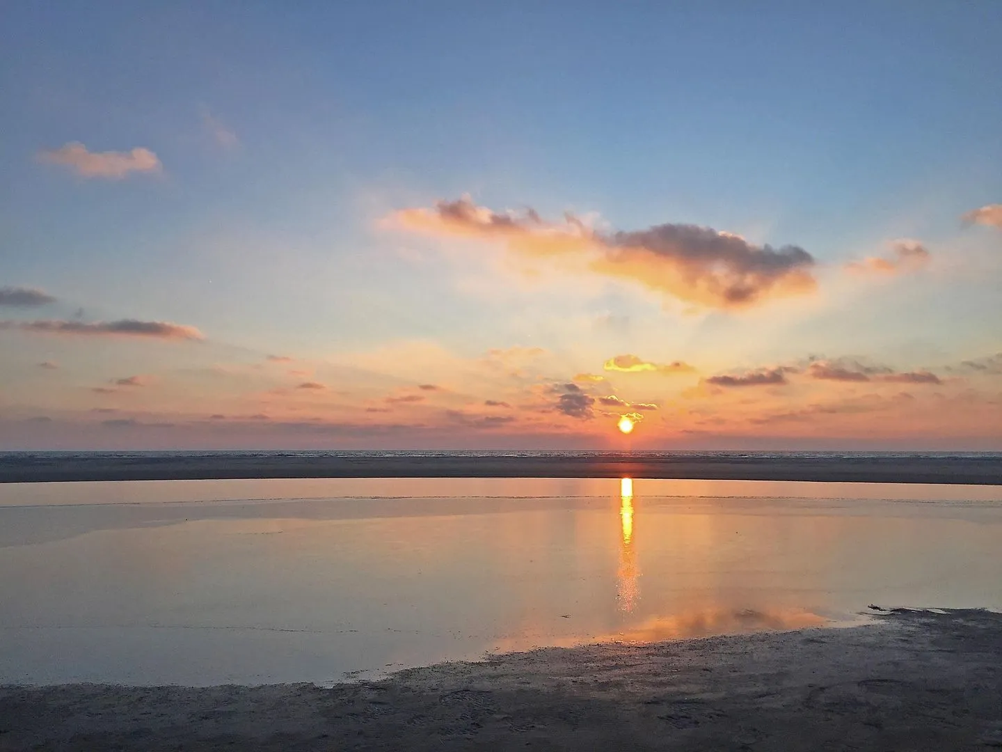 Haus *Südspitze 17* Ferienwohnung *Inselnest am Meer* Wittdün auf Amrum - Sonnenuntergang auf der Insel Amrum