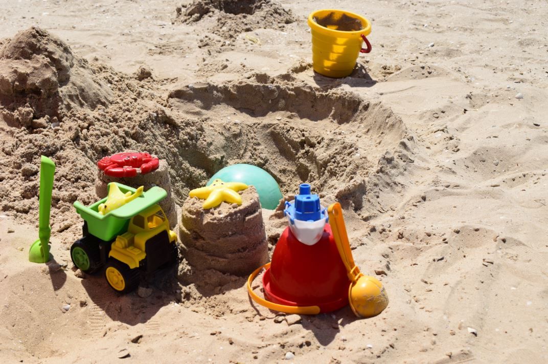 Strand und Spielsachen