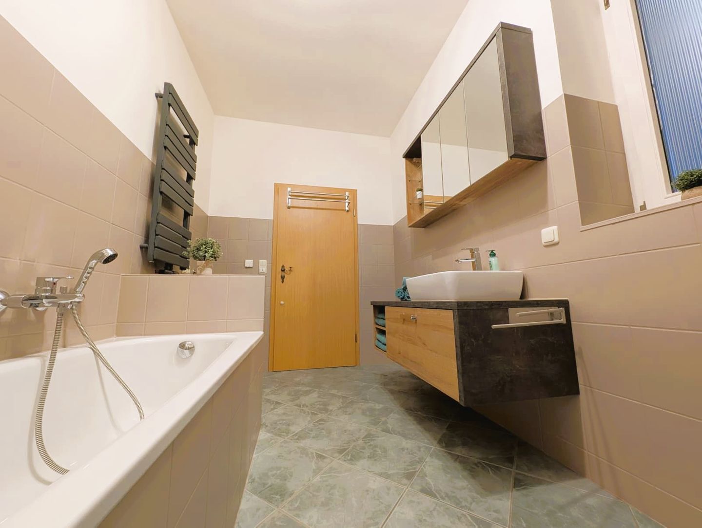  65m² Ferienwohnung zwischen Skiarena & Saunawelt Erzgebirge - 