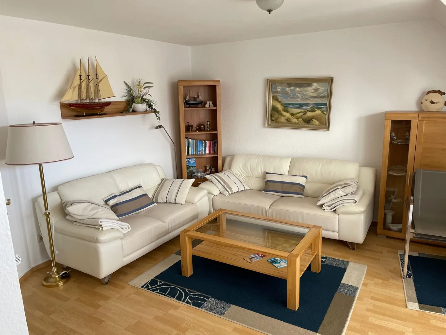 Wohnbereich mit Sofa  Birkenstrasse 6i Wohnung 18