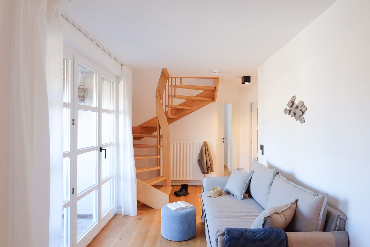  BLAUSAND im Malergarten Ahrenshoop - Wohnzimmer