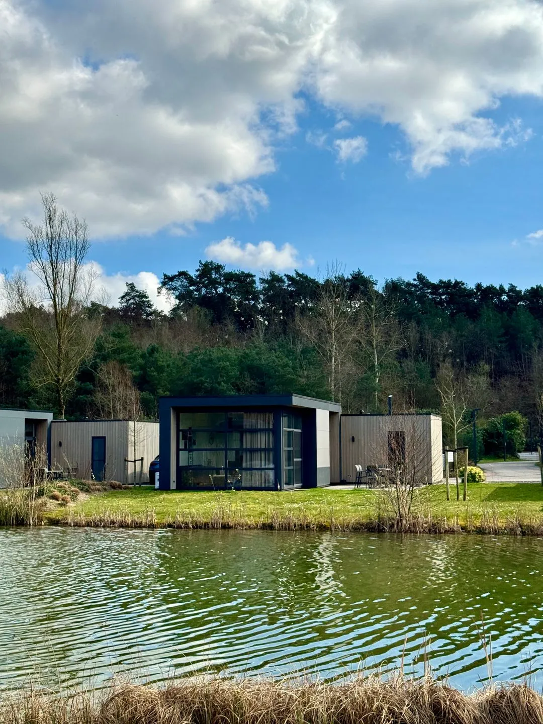  EuroParcs Maasduinen Chalet Seeblick mit Airco, Hunde willkommen