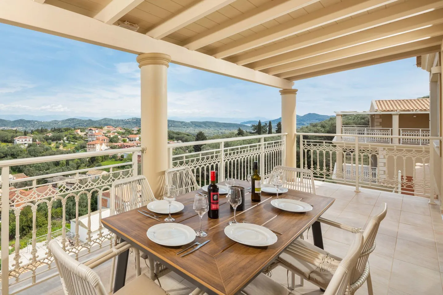  Monastiri Aghios Mattaios - Balcony