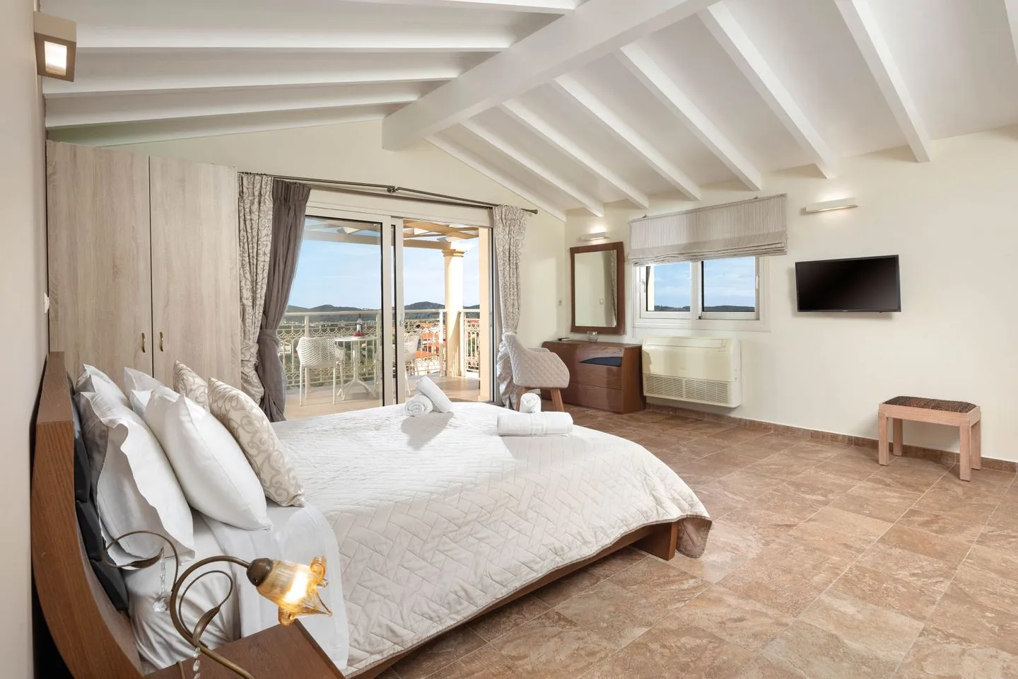  Pantokratora's Aghios Mattaios - Bedroom
