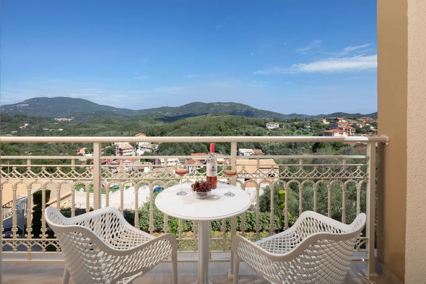  Pantokratora's Aghios Mattaios - Balcony