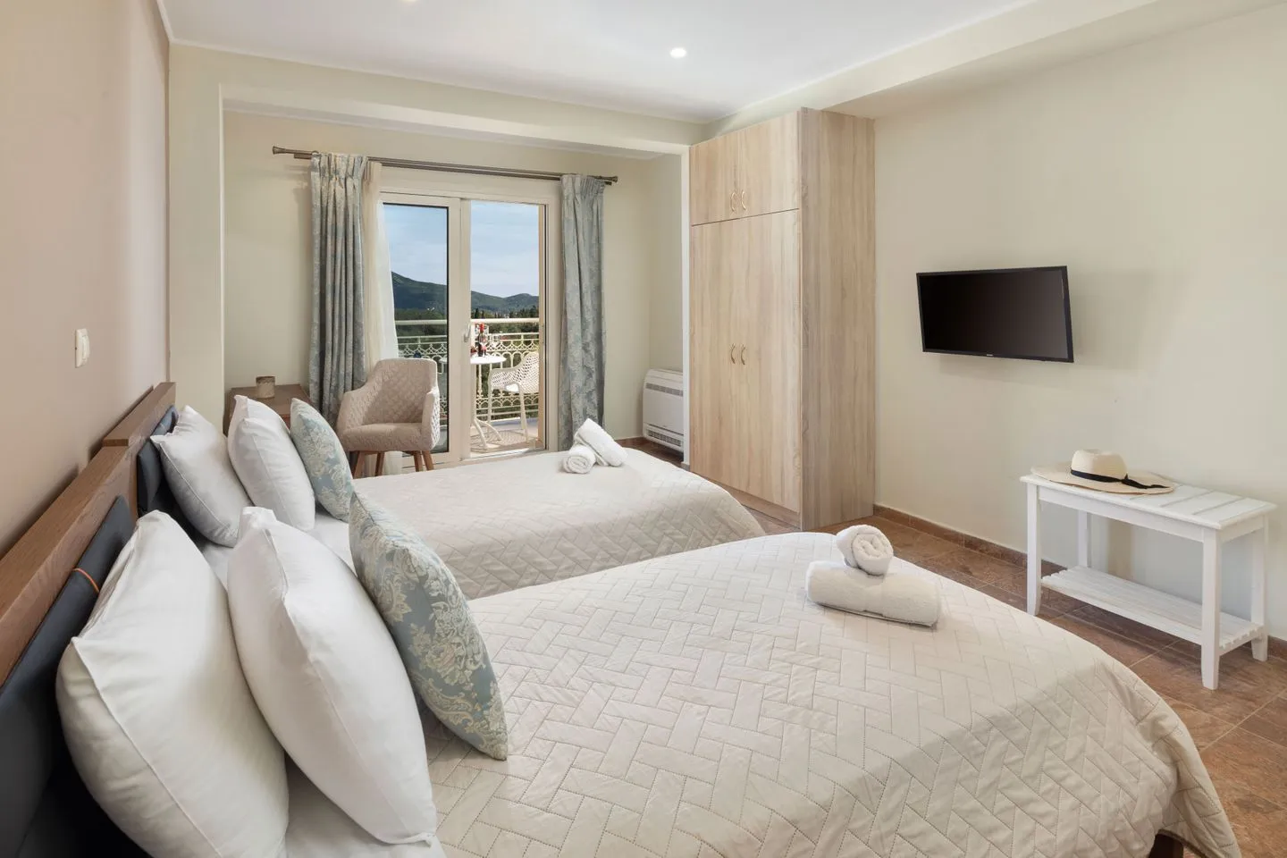  Pantokratora's Aghios Mattaios - Bedroom