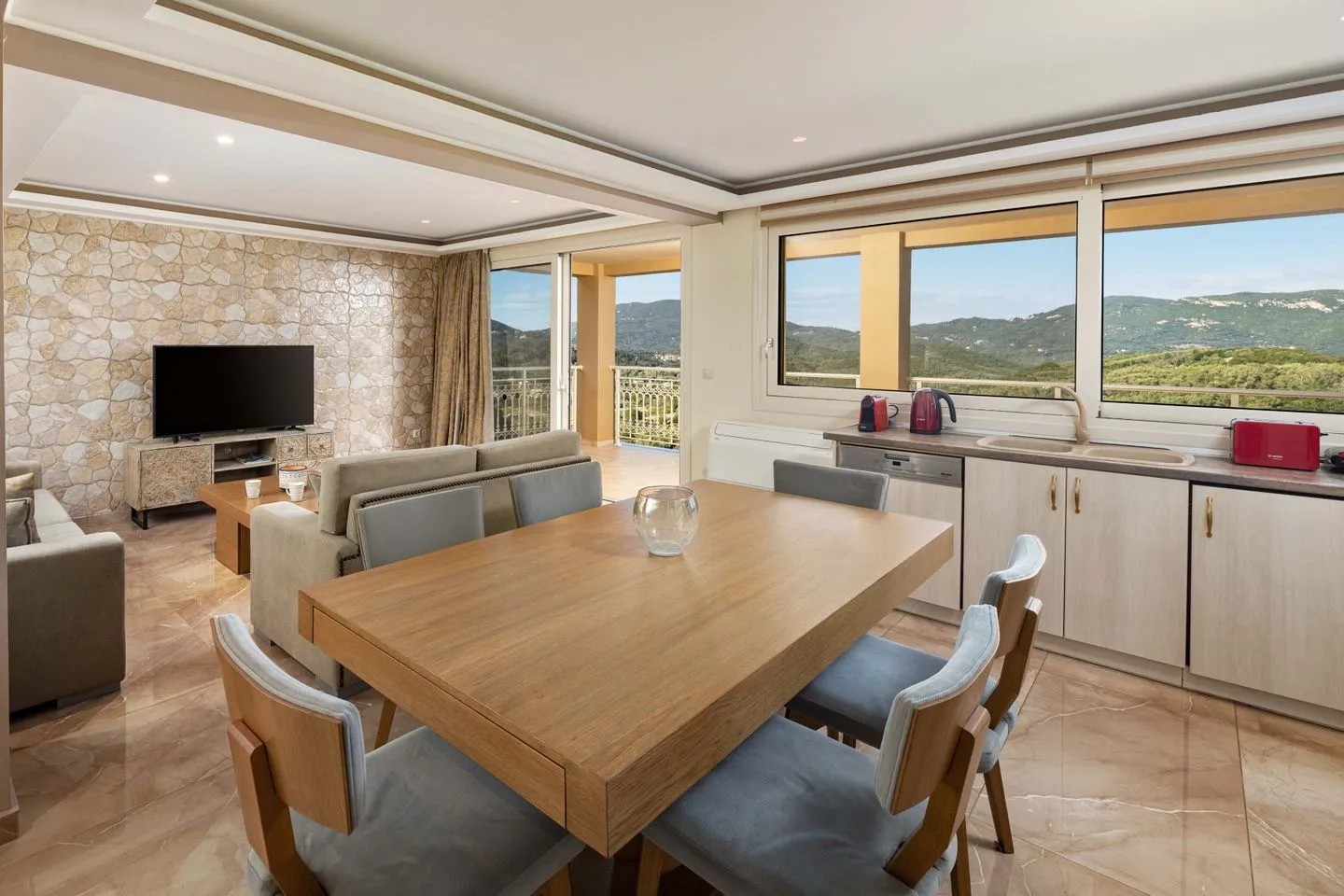  Pantokratora's Aghios Mattaios - Living room