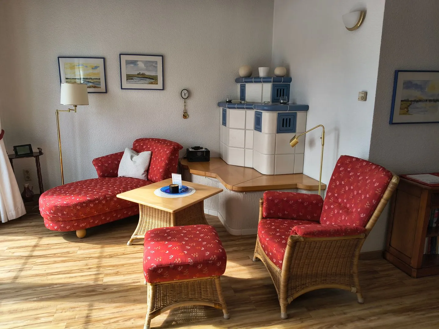 Wohnzimmer mit Sessel und Relaxliege  Wohnung Giesen
