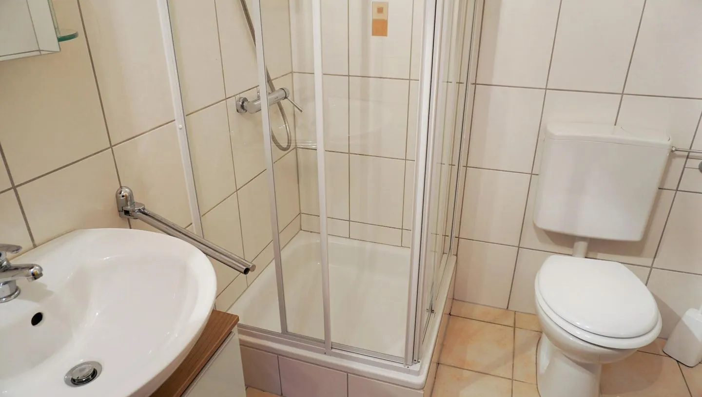 Feriendorf Hochbergle Haus 140 Lechbruck am See - Badezimmer