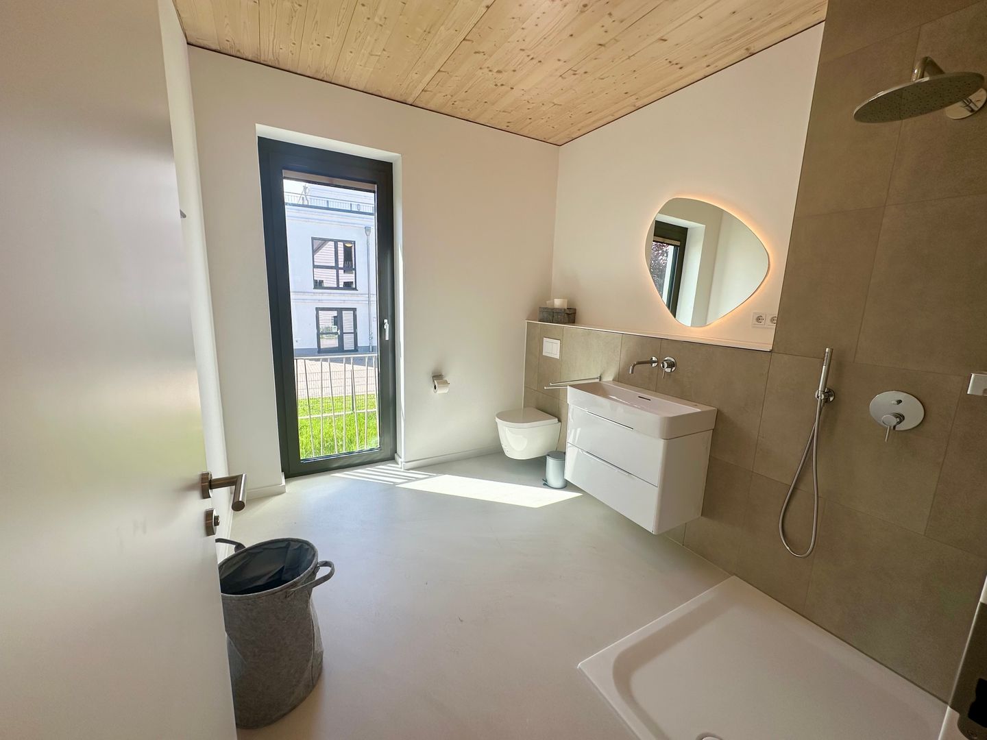 LÜW Boarding House und Ferienwohnungen LÜW Heimathafen 1. OG 04 Bild 3