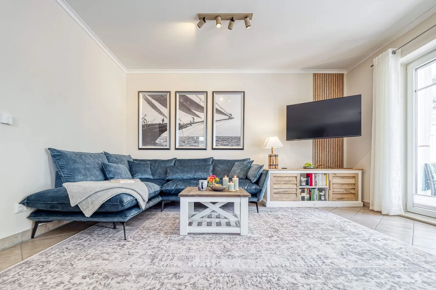 Wohnbereich mit Sofa Parkresidenz am Hafen Wohnung HF 14 - "Sandburg Zingst"