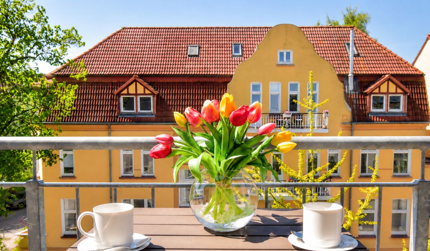 möblierter Balkon