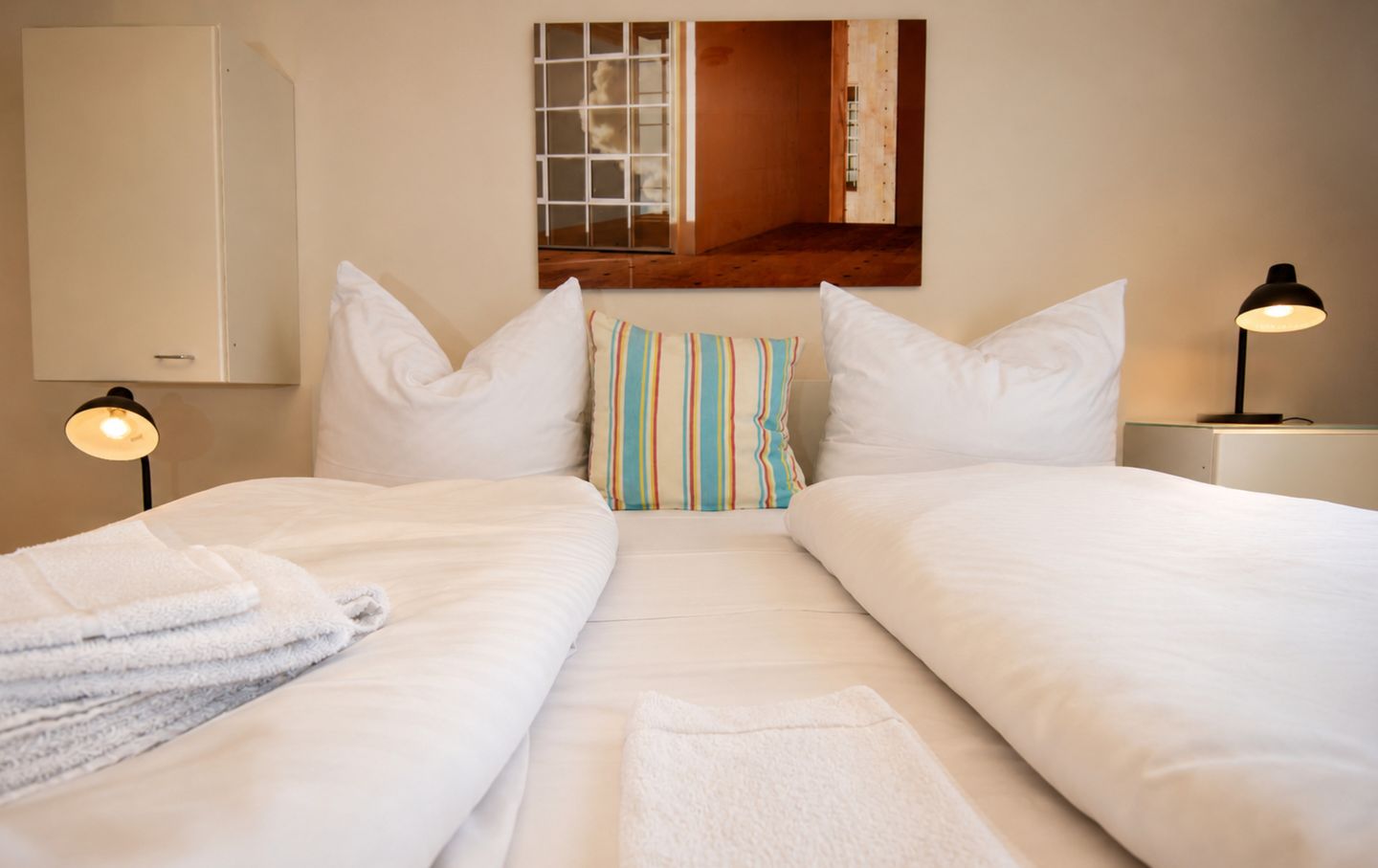 Schlafzimmer mit Doppelbett