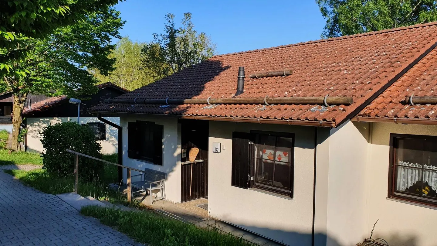 Feriendorf Hochbergle Haus 142 - Lechseeblick Lechbruck am See - Fassade / Eingang