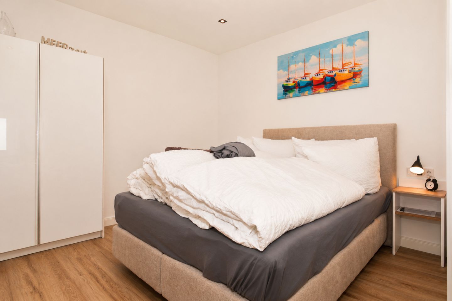Erstes Schlafzimmer