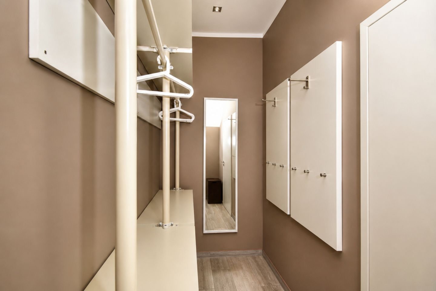 1. Schlafzimmer mit Ankleide