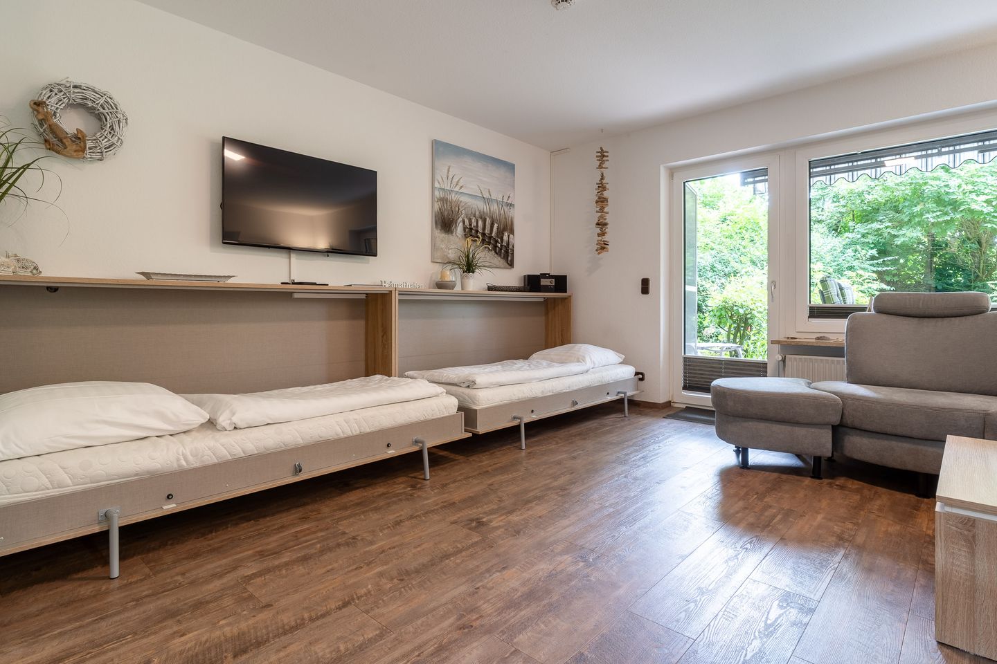 Ferienwohnung Bambergers - Wohnzimmer mit 2 Schrankbetten