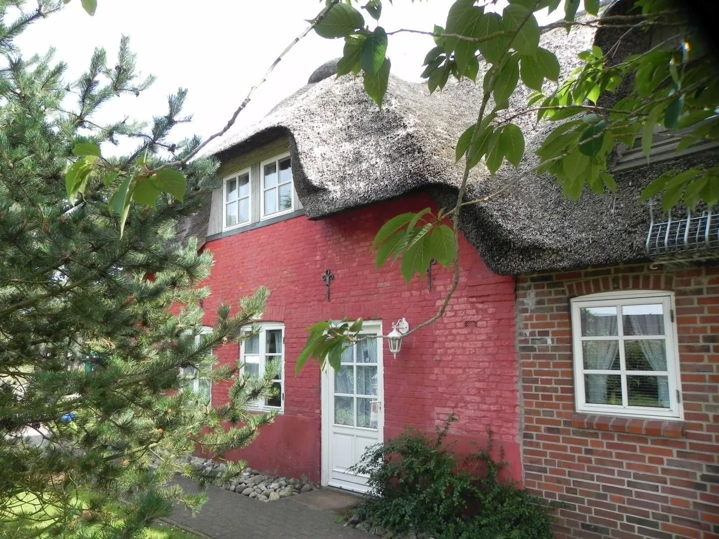 Hüs Sanskiin Ferienwohnung *Goodshenk* Süddorf auf Amrum - Friesenhaus Sanskiin mit Garten in Süddorf auf Amrum