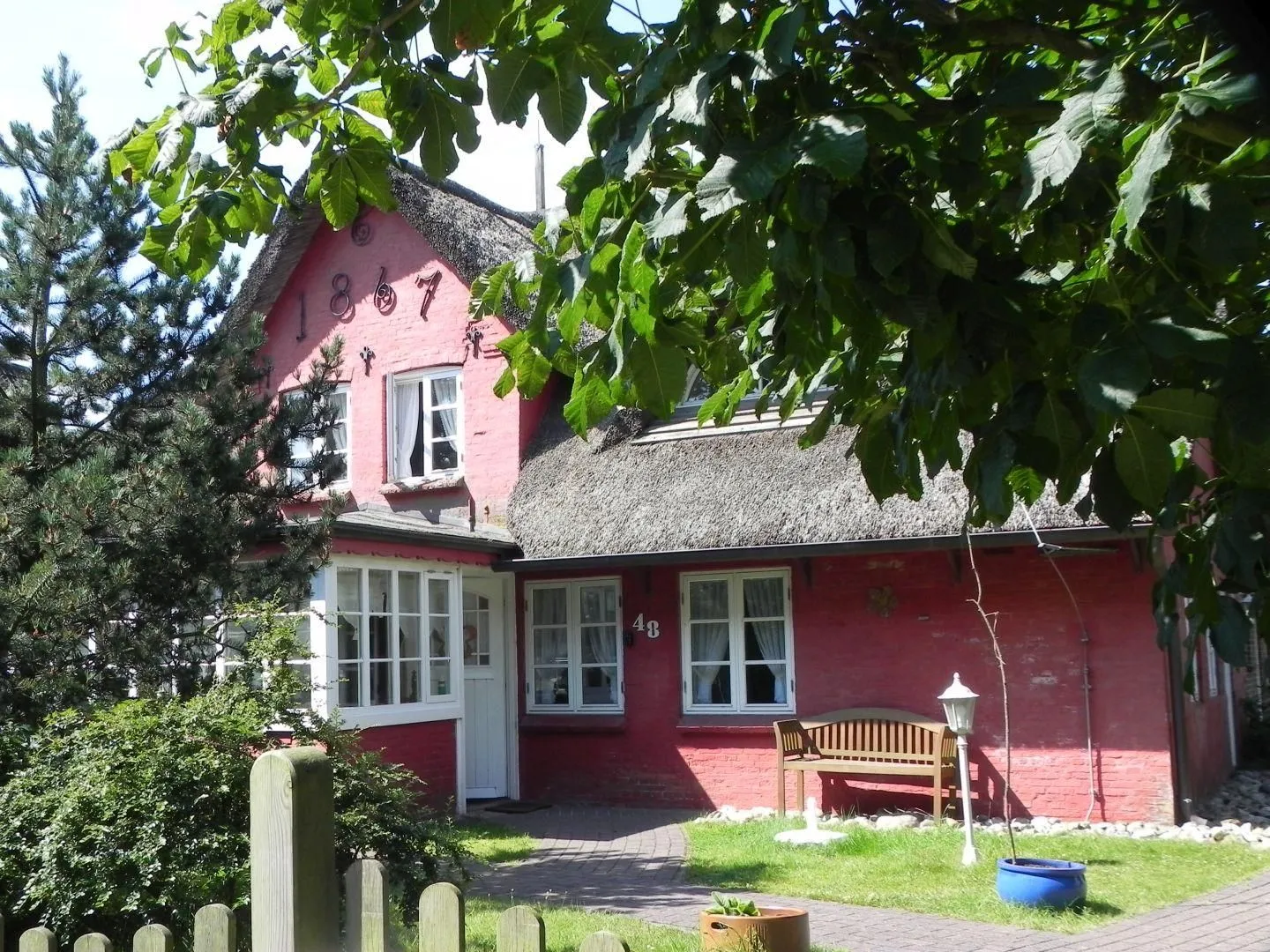Hüs Sanskiin Ferienwohnung *Goodshenk* Süddorf auf Amrum - Friesenhaus Sanskiin mit Garten in Süddorf auf Amrum