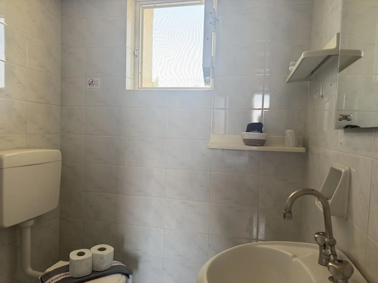 Tassos 1 Aghia Triada - Bathroom