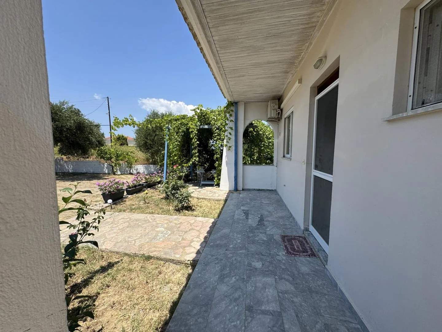  Tassos 2 Aghia Triada - Fassade / Eingang