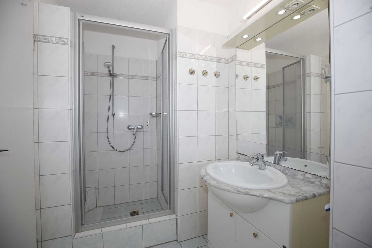 Bad mit Dusche