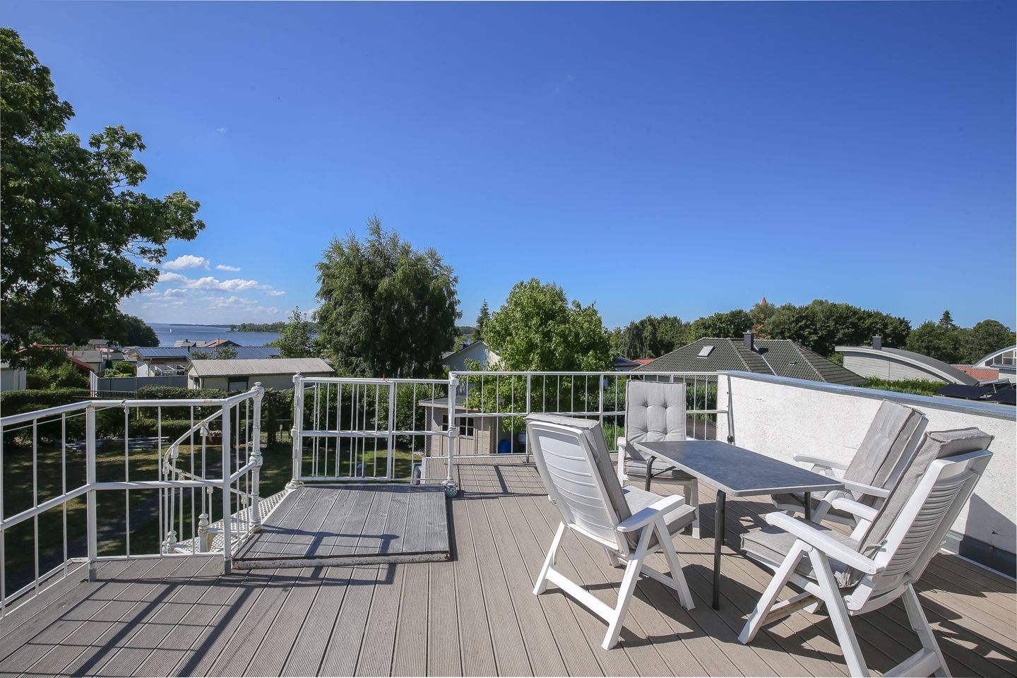 Dachterrasse mit Zugang über Wendeltreppe