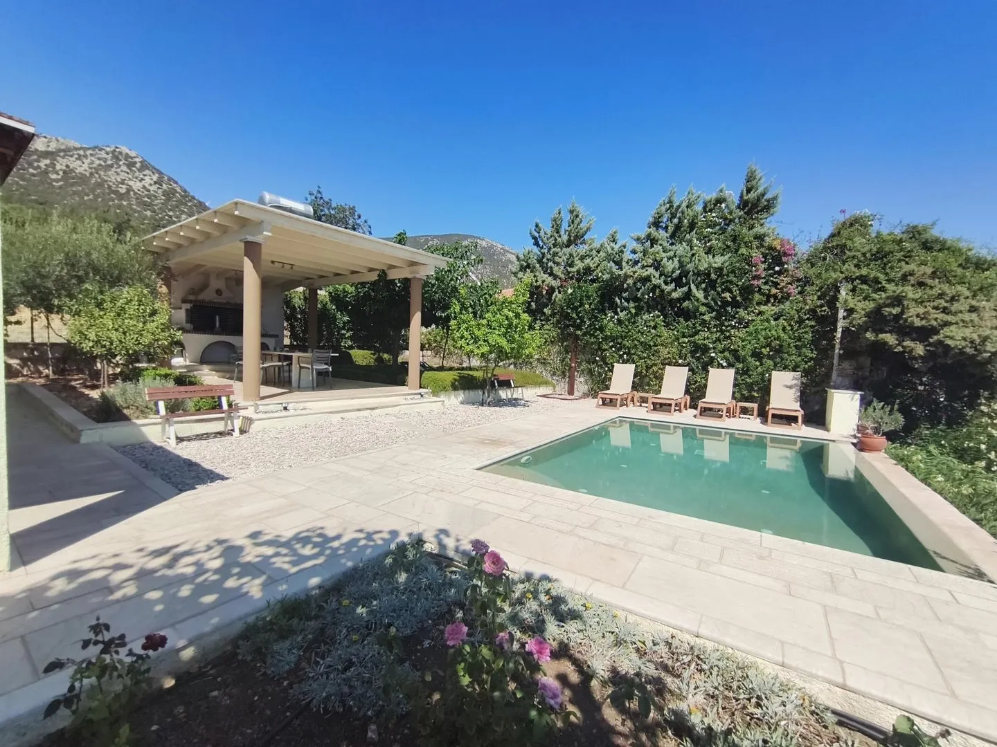  Irida Salanti - Pool