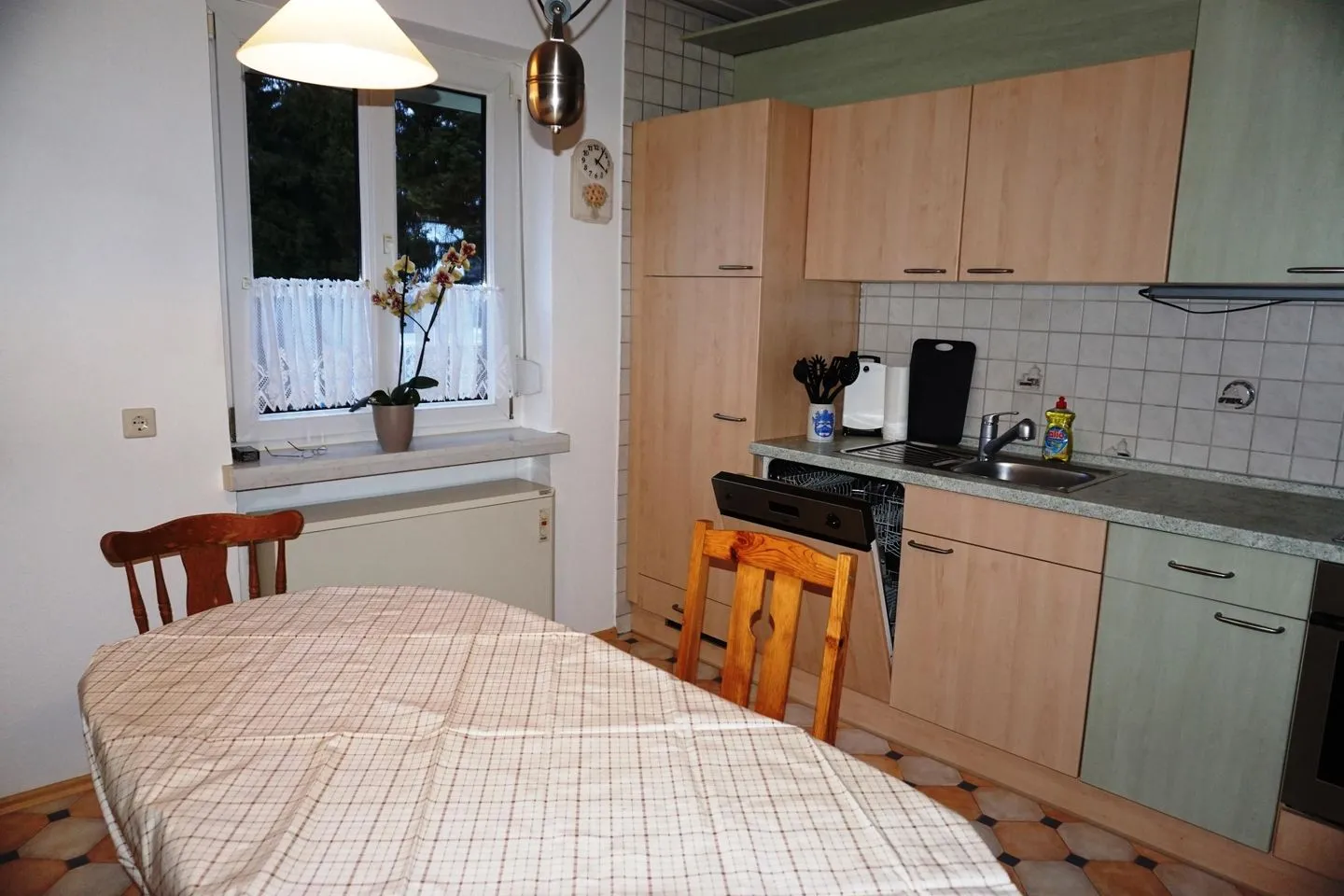 Ferienwohnung "Burgmair" Dachau - Küche / Küchenzeile