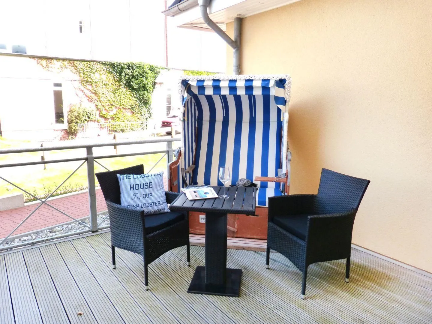 Strand Residenz Ferienwohnung *Strand Residenz 8* Wittdün auf Amrum - Balkon mit Aussicht auf das Wattenmeer der Strand Residenz Wohnung 8 in Wittdün auf Amrum