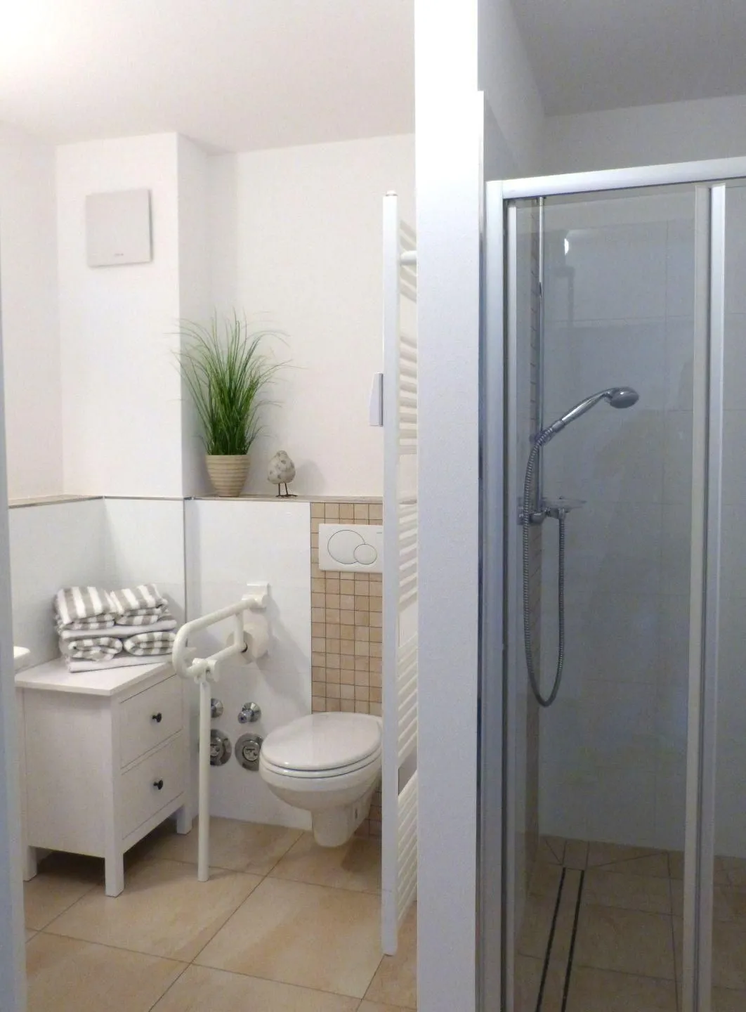 Strand Residenz Ferienwohnung *Strand Residenz 8* Wittdün auf Amrum - Badezimmer der Strand Residenz Wohnung 8 in Wittdün auf Amrum