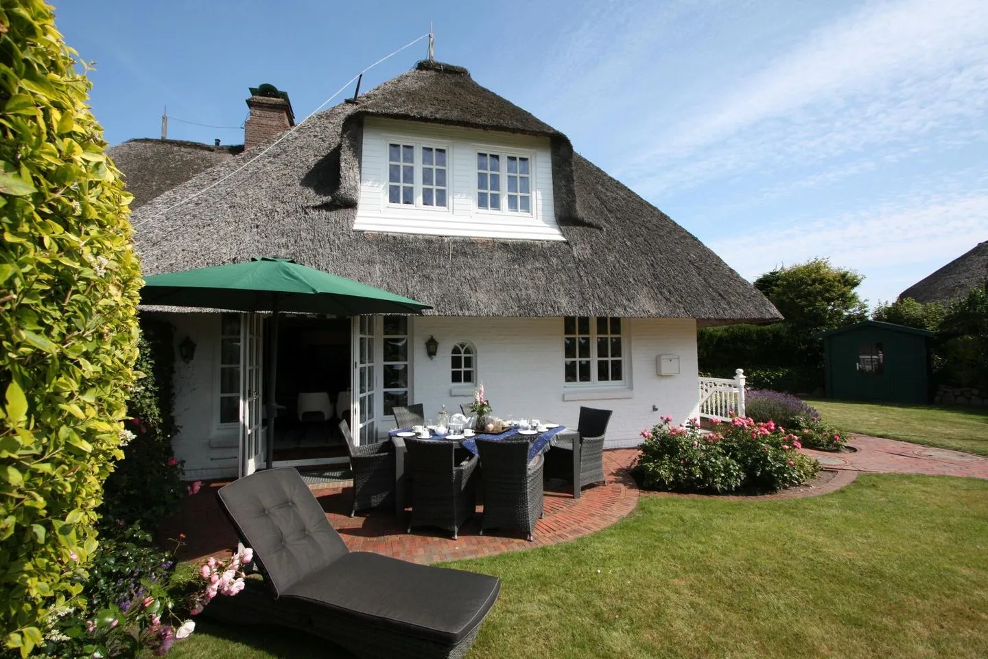 Rosenhaus unter Reet Kampen - Garten