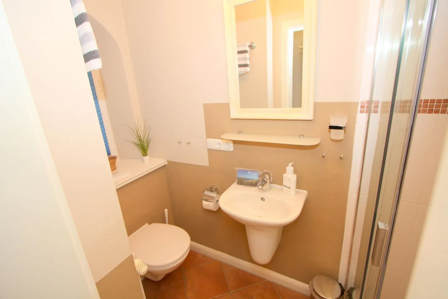 Ferienhaus Gartenweg Tinnum - Gäste-WC