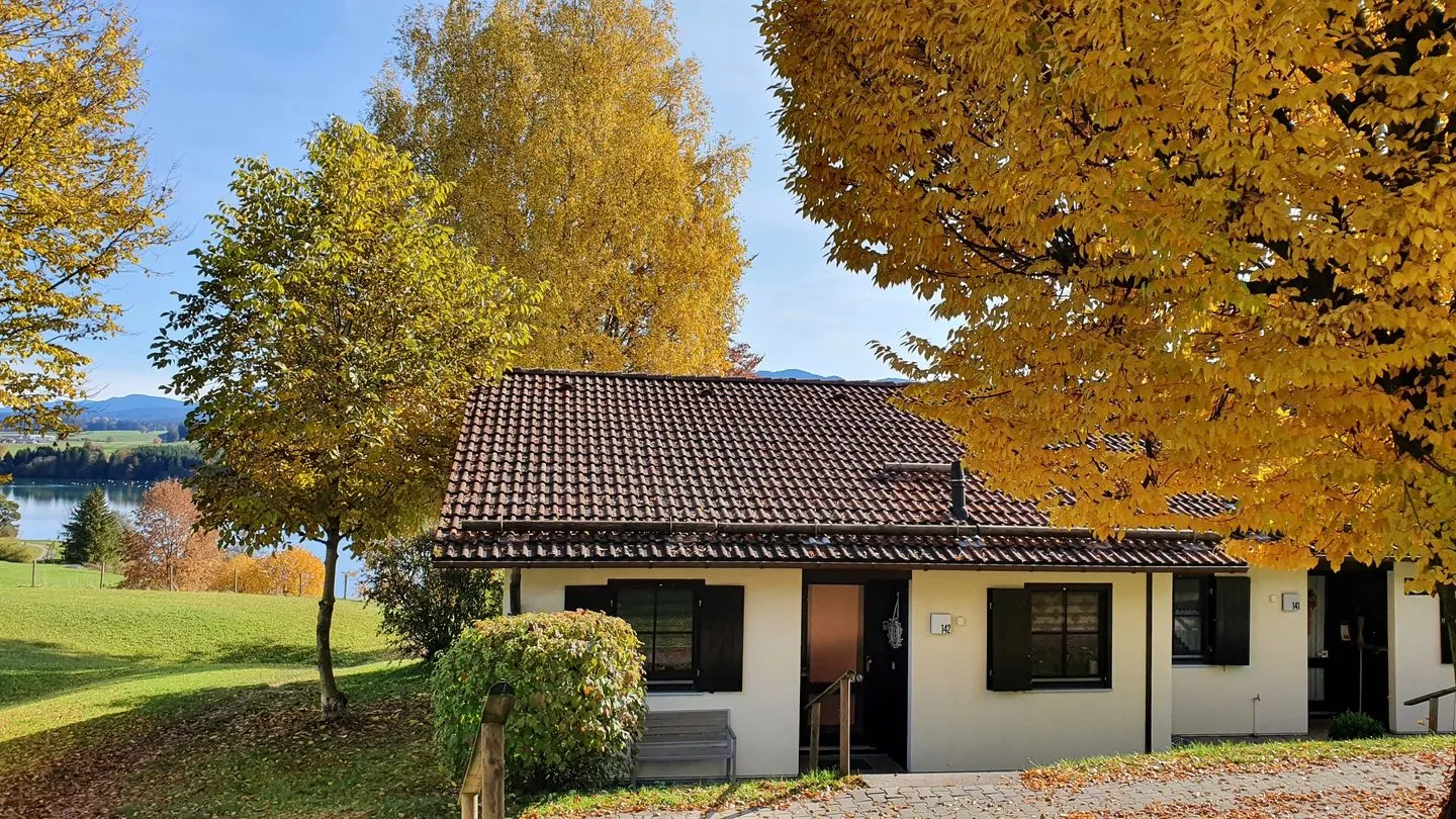 Feriendorf Hochbergle Haus 142 - Lechseeblick Lechbruck am See - Fassade / Eingang