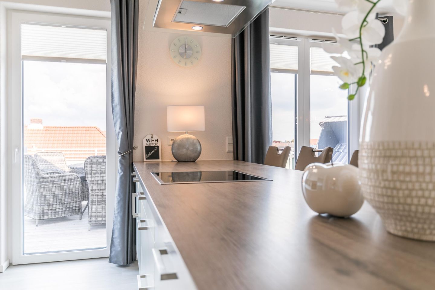 "MeerGenuss", Penthouse-WHG, Küchentresen
