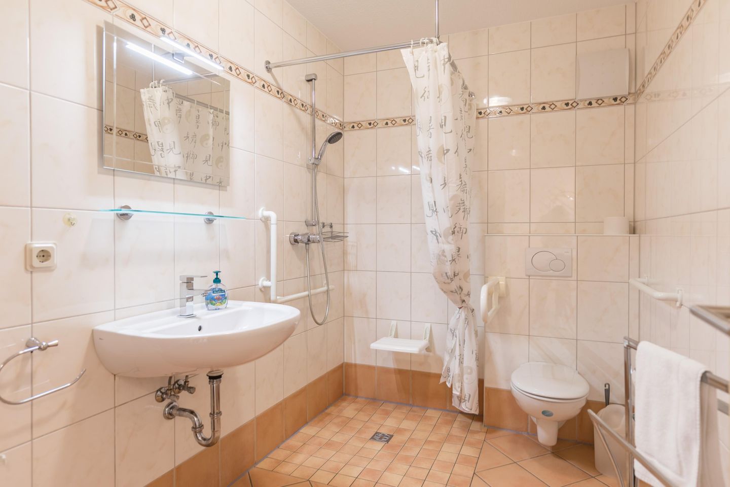 Theodor-Storm-Haus, Whg. 9 Badezimmer