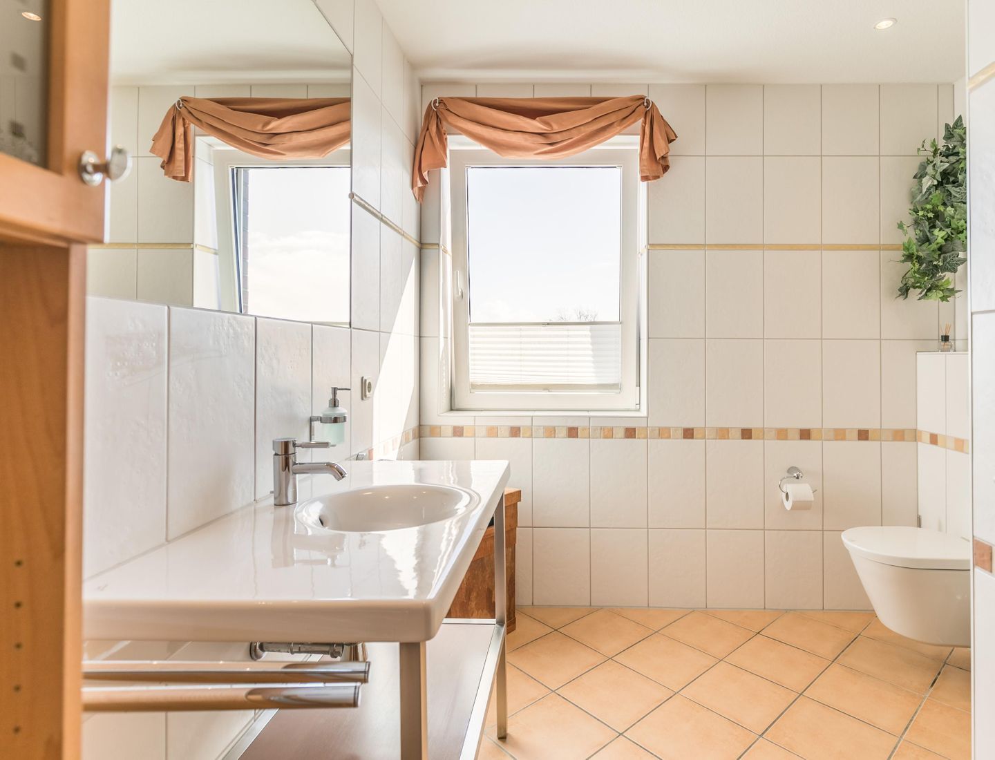 Theodor-Storm-Haus, Whg. 13 Badezimmer